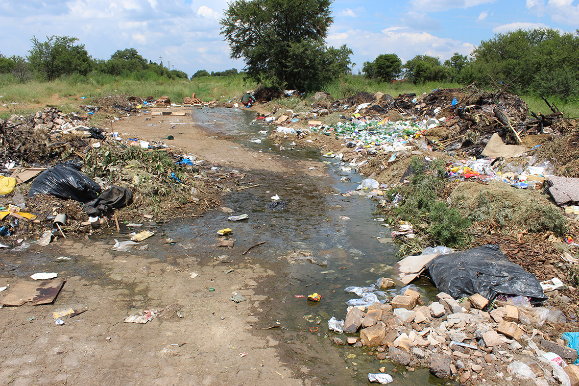 Fochville Vullisterrein n Nagmerrie Carletonville Herald